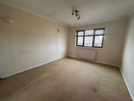 Rodgers Close, Elstree, Image 3