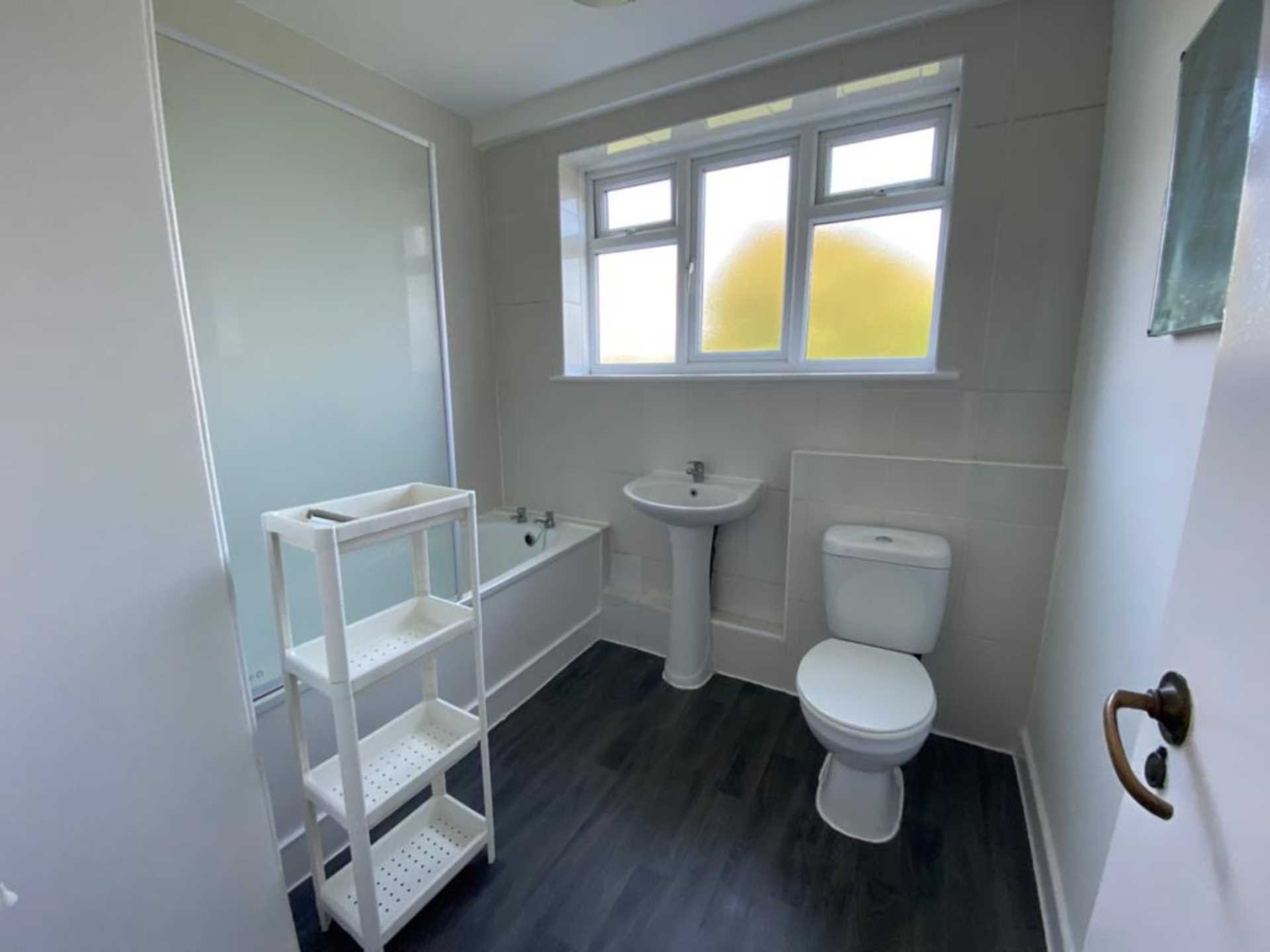 Fir Tree Court, Elstree, Image 10
