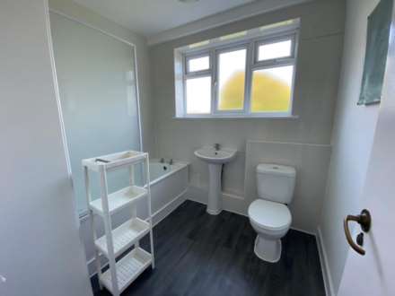 Fir Tree Court, Elstree, Image 10
