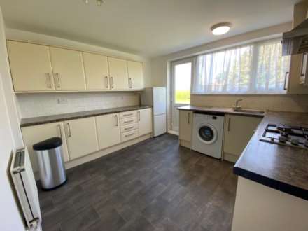 Fir Tree Court, Elstree, Image 4