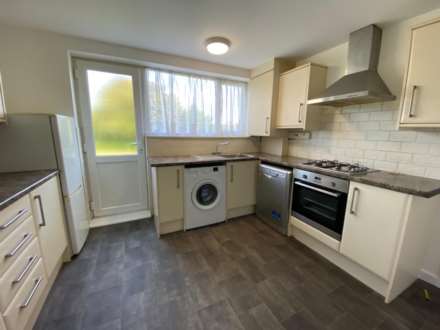 Fir Tree Court, Elstree, Image 5