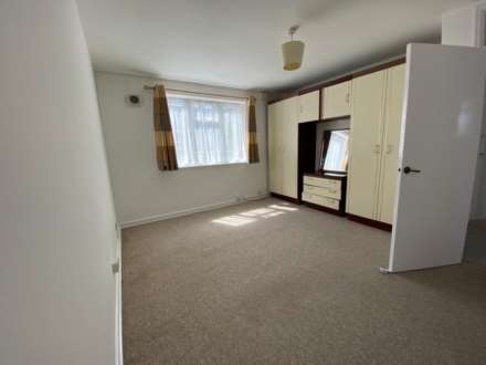 Fir Tree Court, Elstree, Image 8