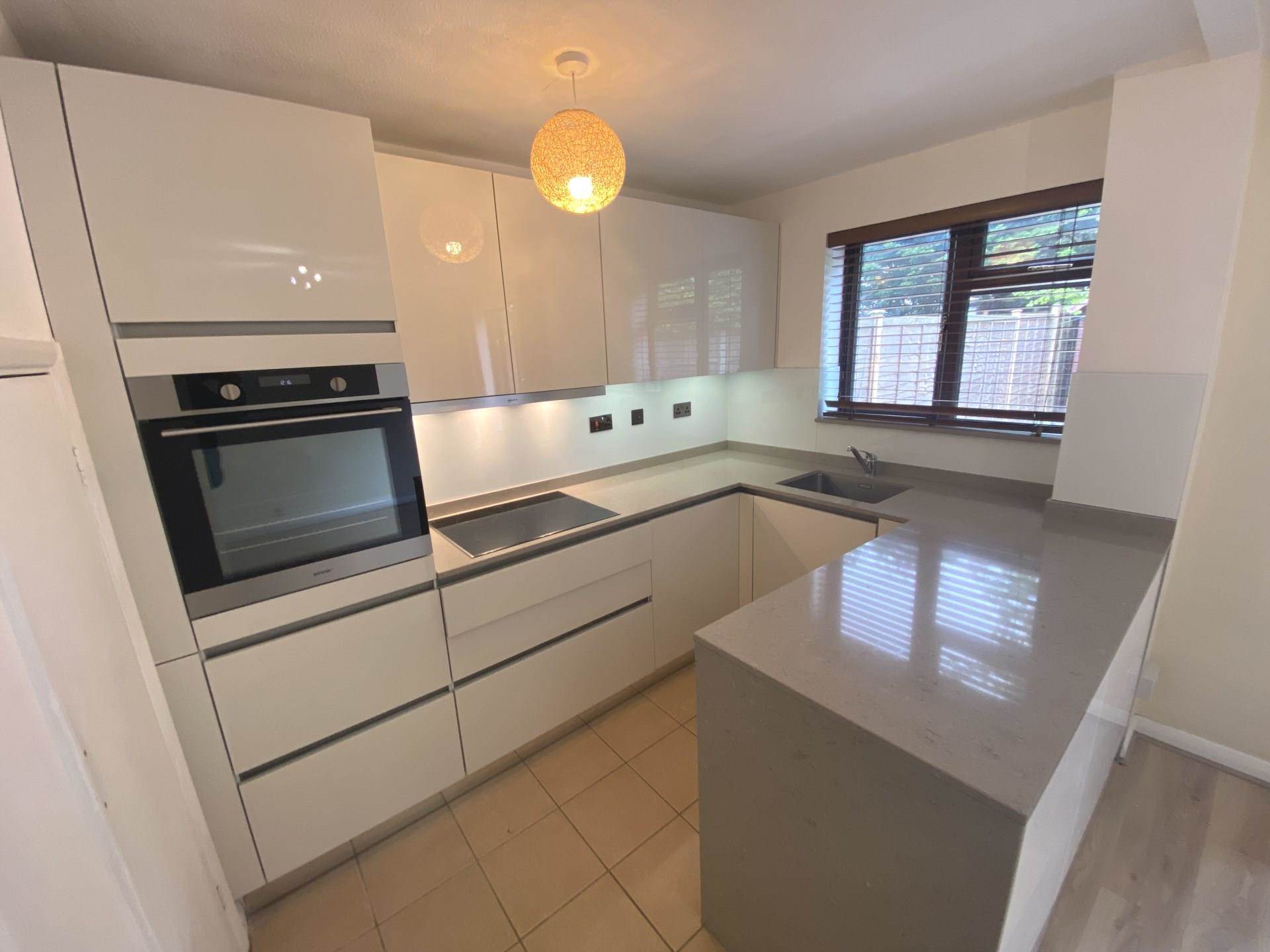 Kelly Court, Borehamwood, Image 3