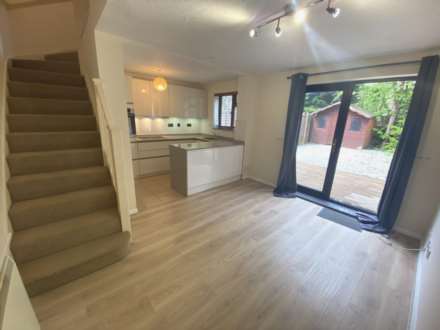 Kelly Court, Borehamwood, Image 2