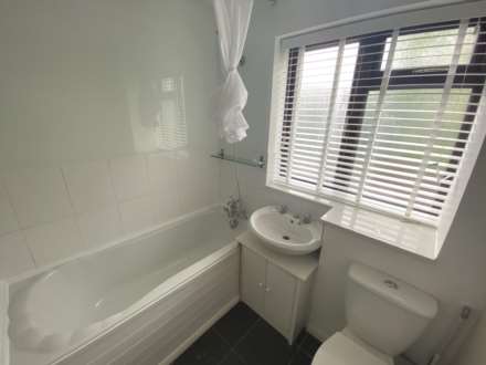 Kelly Court, Borehamwood, Image 9