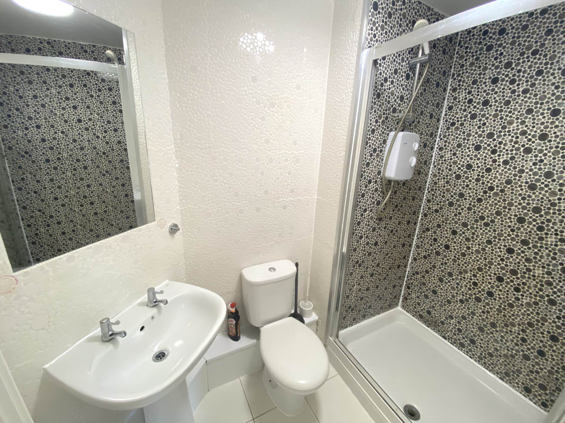 Taylor Court, Todd Close, Borehamwood, Image 7