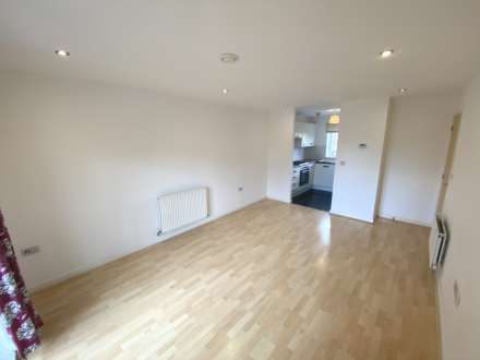 Taylor Court, Todd Close, Borehamwood, Image 3