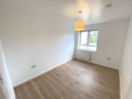Taylor Court, Todd Close, Borehamwood, Image 6