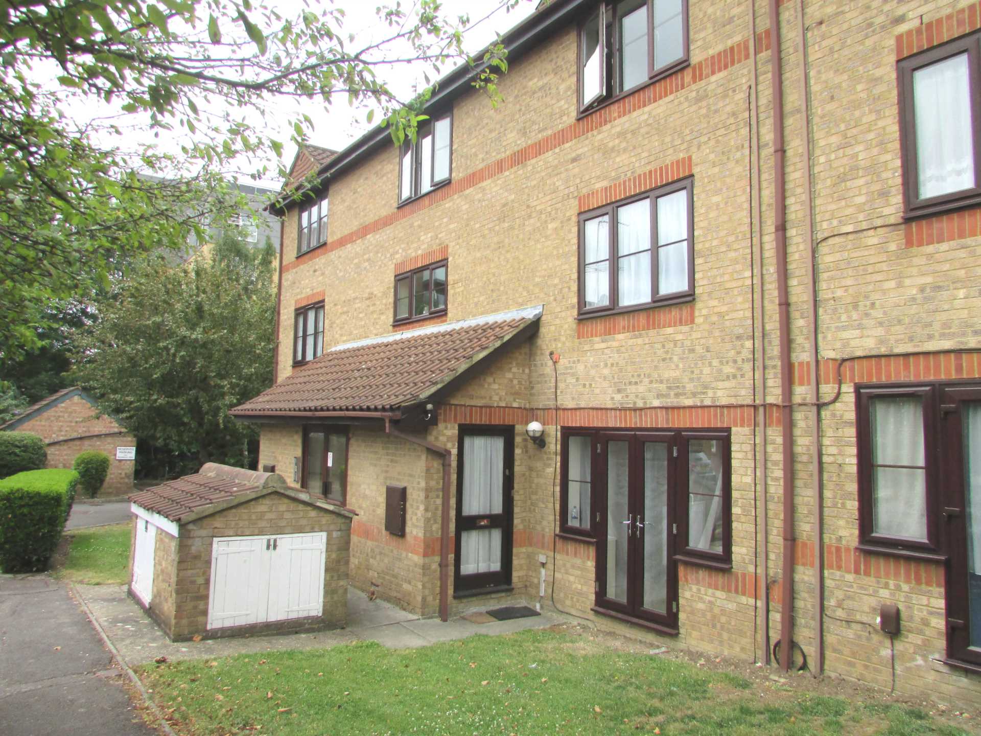 Dunnock Close, Borehamwood, Image 6