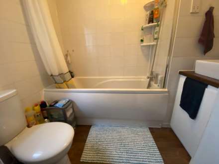 Dunnock Close, Borehamwood, Image 5