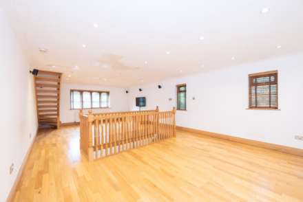 Gills Hill Lane, Radlett, Image 17