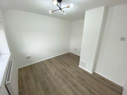 Theobald Street, Borehamwood, Image 10