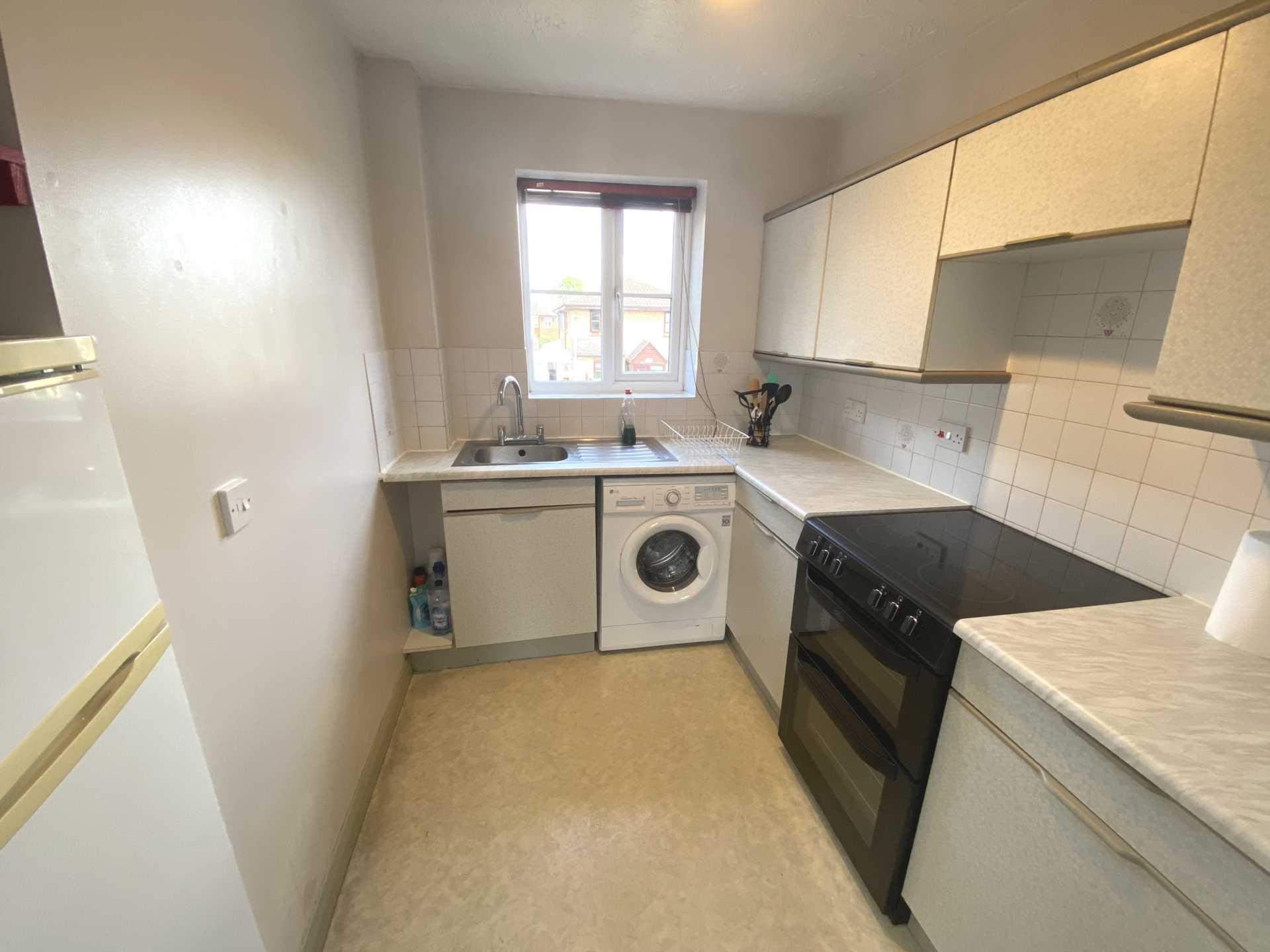 Dunnock Close, Borehamwood, Image 5