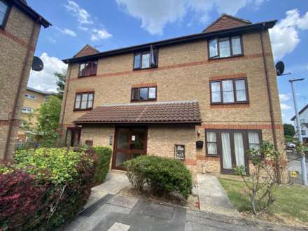 Dunnock Close, Borehamwood, Image 1