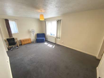 Dunnock Close, Borehamwood, Image 2
