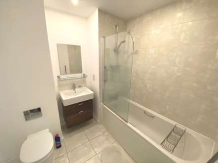 Shearwater Drive, Hendon, Image 9