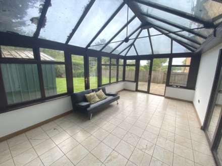 Clare Close, Elstree, Image 6
