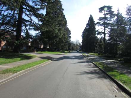 Canons Drive, Edgware, Image 9