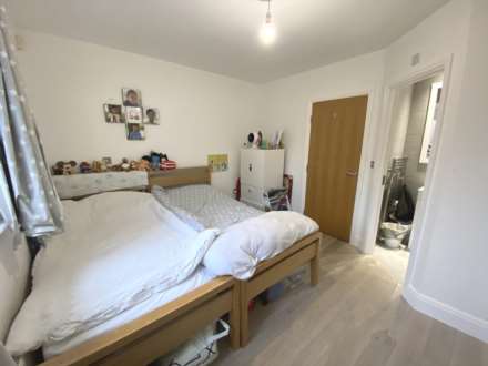 Watford Road, Elstree, Image 15