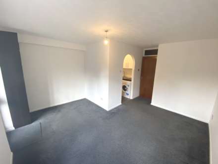 Romeland Court, High Street, Elstree, Image 2