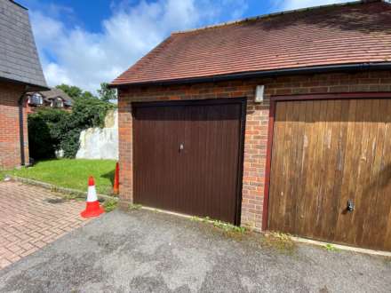 Romeland Court, High Street, Elstree, Image 7