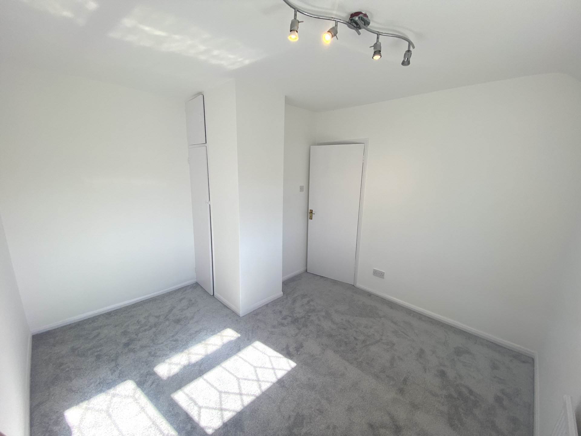 Theobald Street, Borehamwood, Image 11