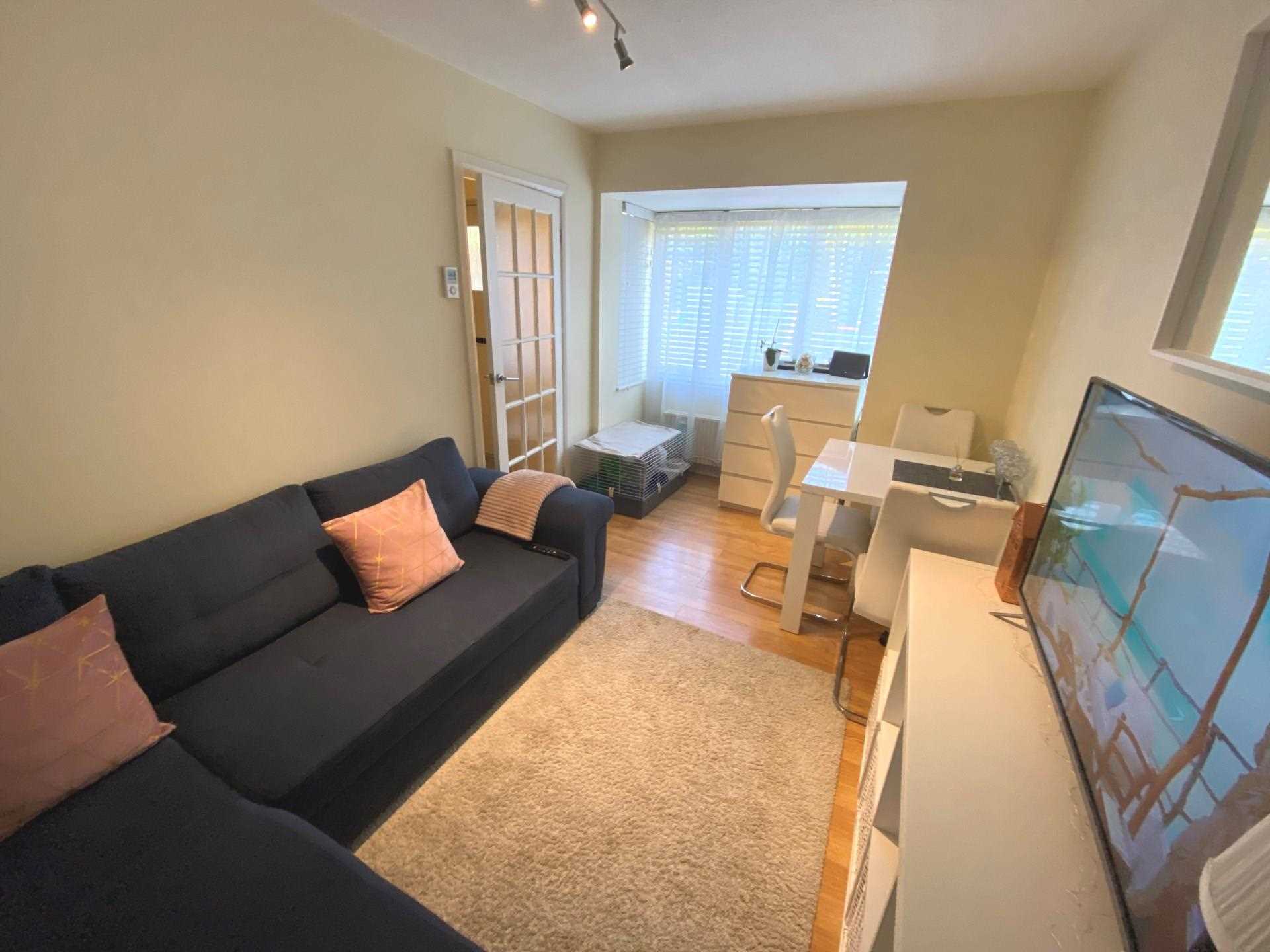 Britten Close, Elstree, Image 2