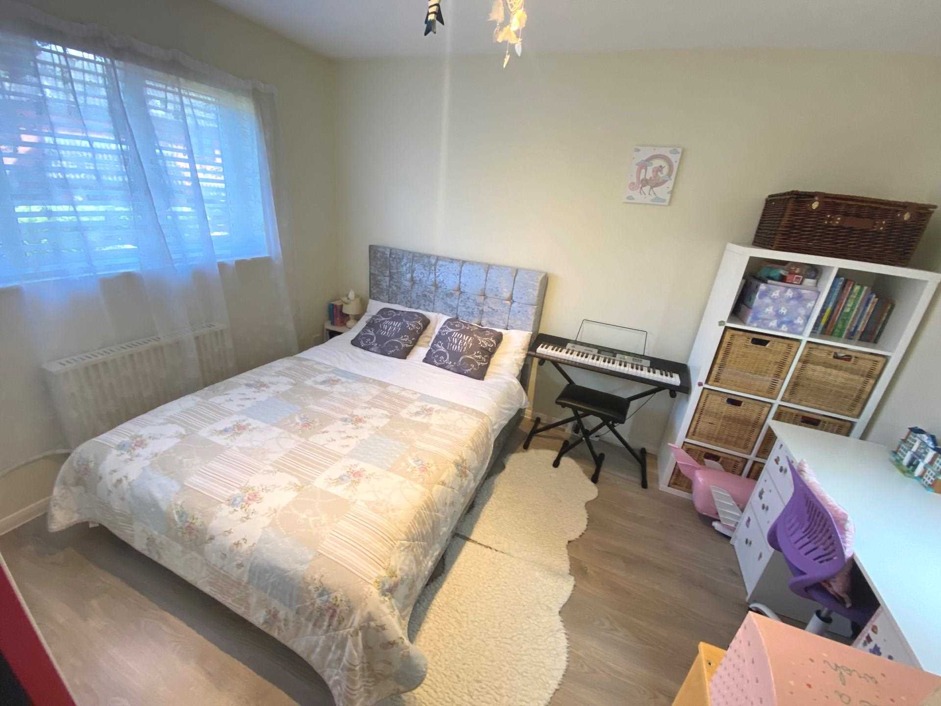 Britten Close, Elstree, Image 7