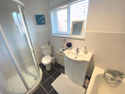 Britten Close, Elstree, Image 10