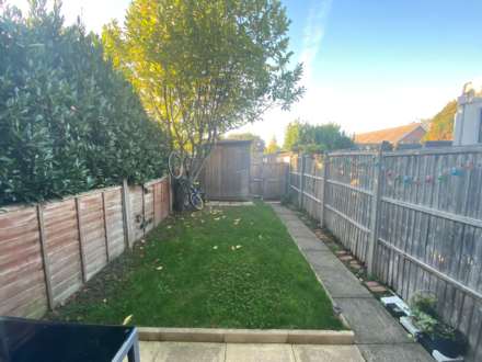 Lambourn Chase, Radlett, Image 4