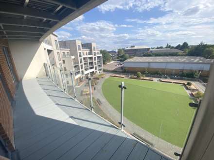 Manor Way, Borehamwood, Image 4