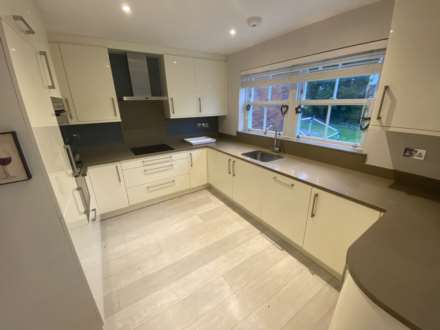 The Avenue, Welwyn, Image 4