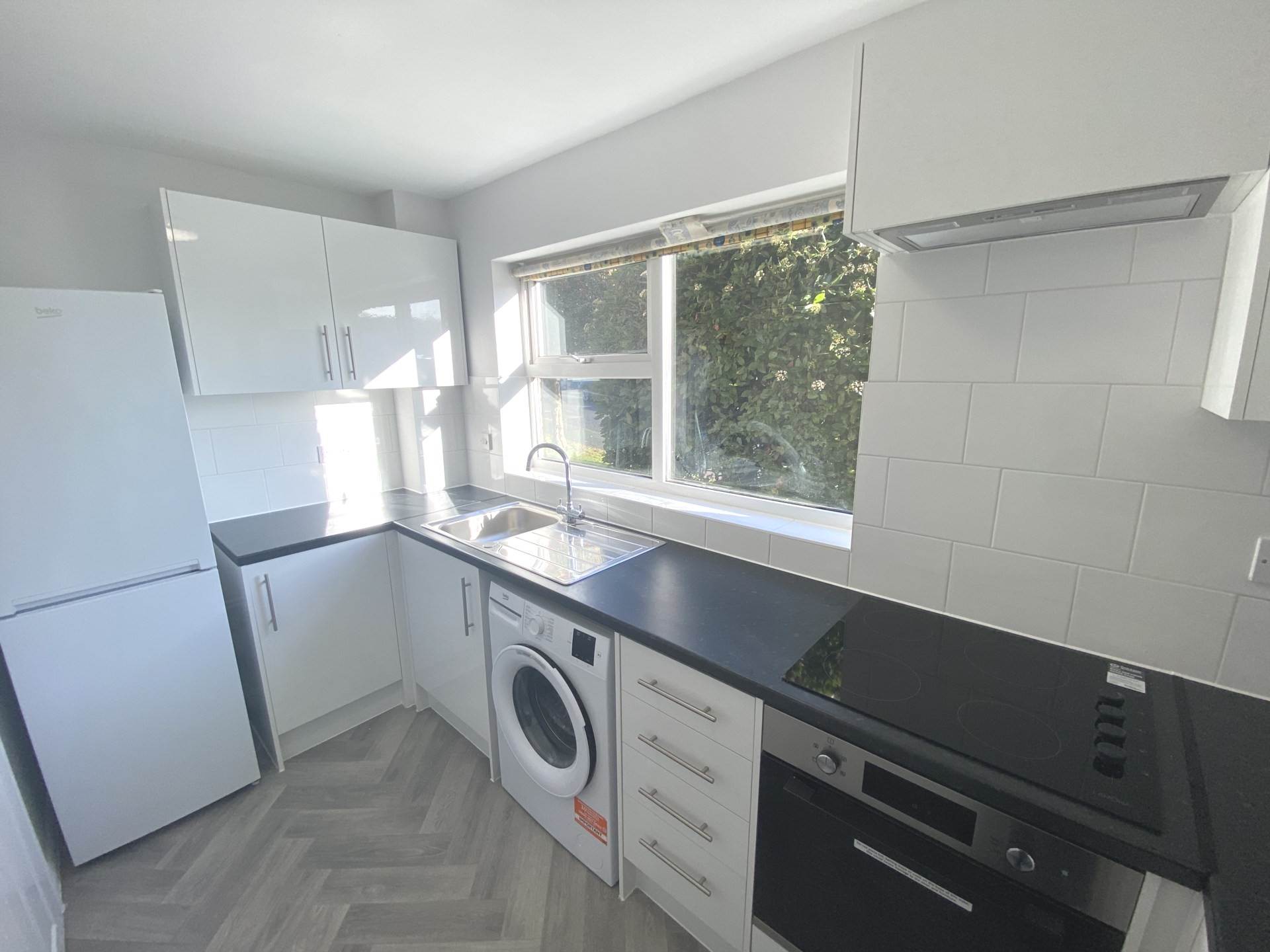 Sherland Court, The Dell, Image 5