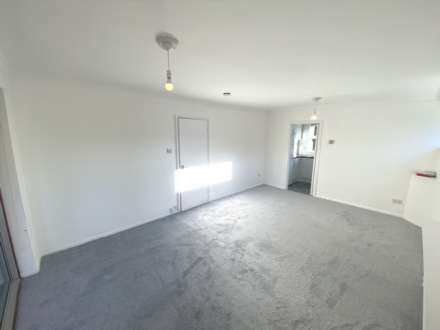 Sherland Court, The Dell, Image 3