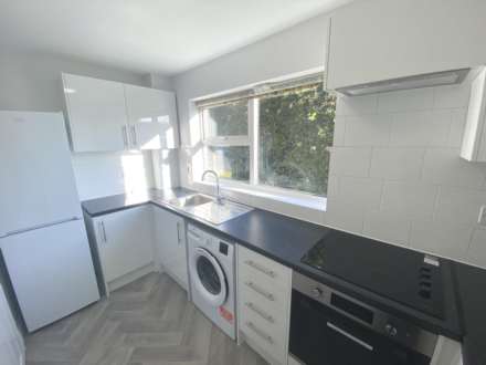 Sherland Court, The Dell, Image 5