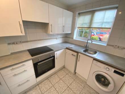 Athlone Close, Radlett, Image 5