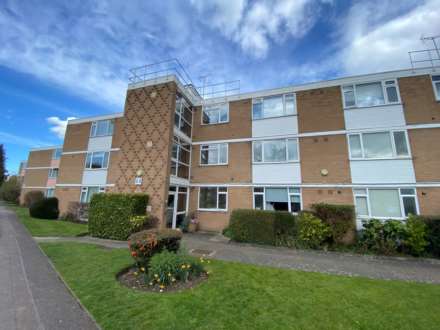 2 Bedroom Flat, Boreham Holt, Elstree