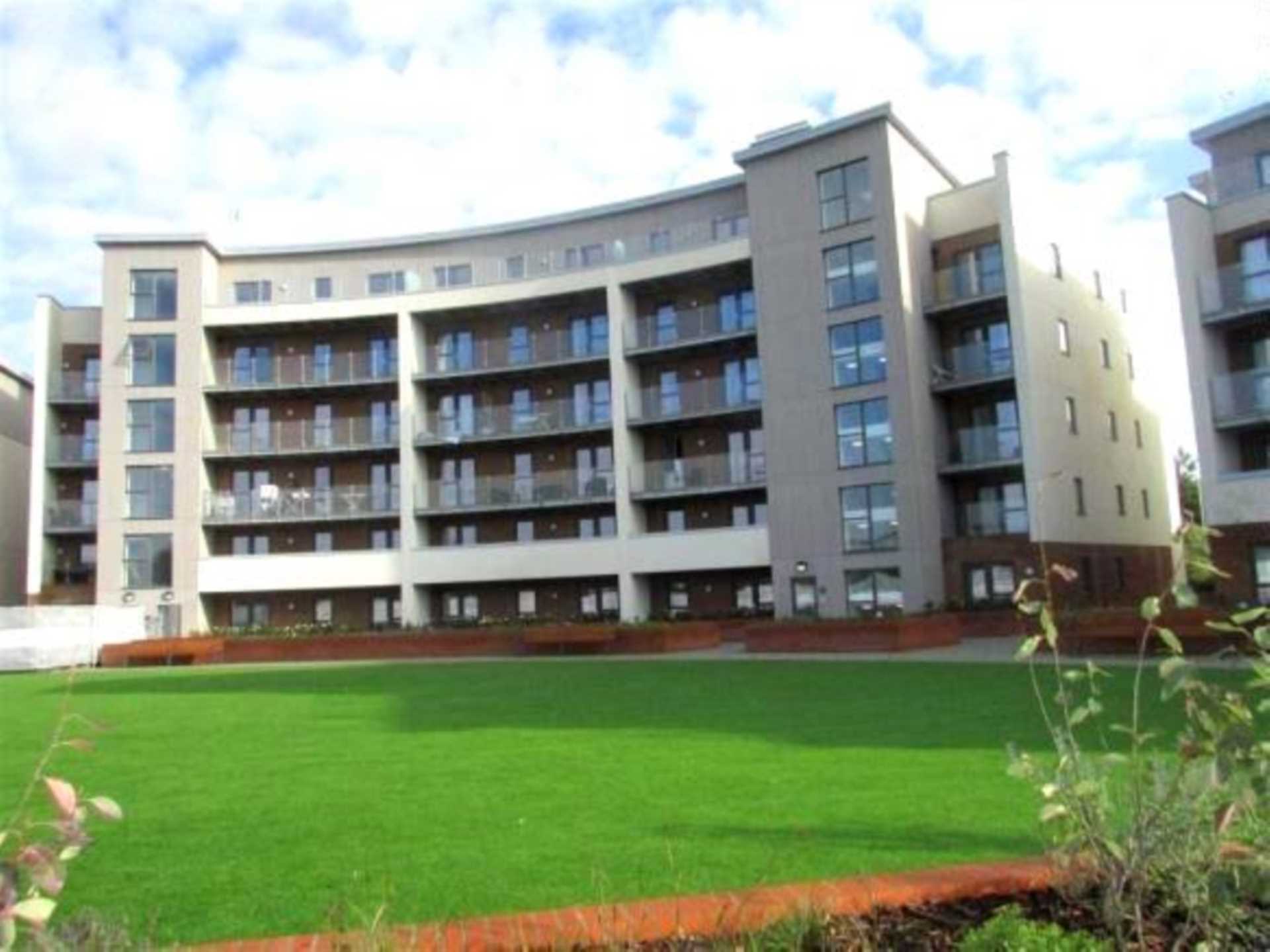 Manor Way, Borehamwood, Image 1