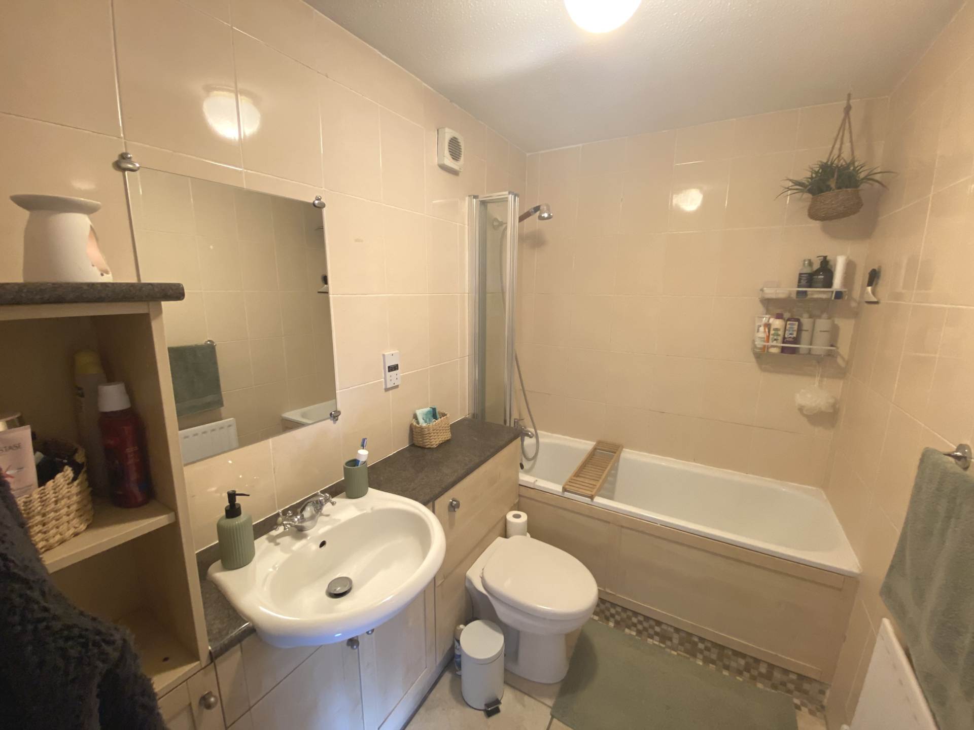 Lakeside Court, Elstree, Image 12