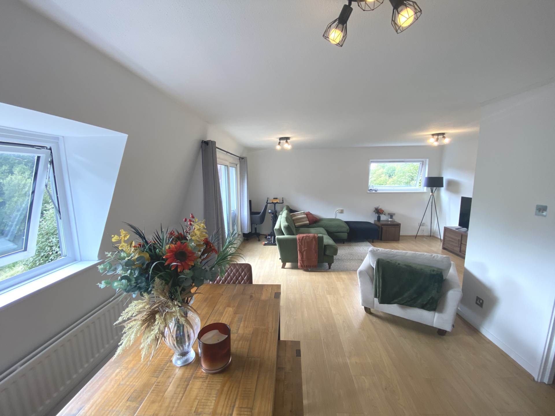 Lakeside Court, Elstree, Image 5
