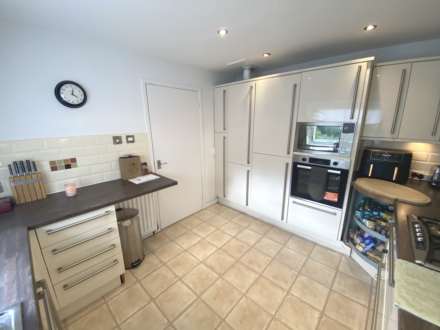 Lakeside Court, Elstree, Image 8