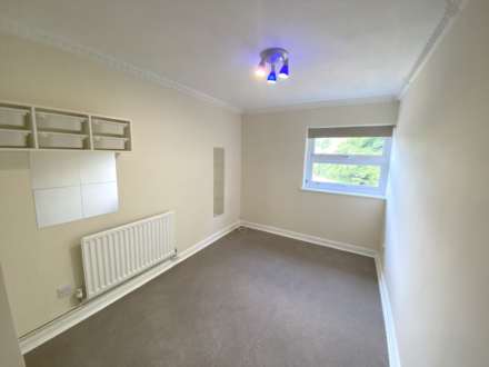 Sherland Court, Radlett, Image 10