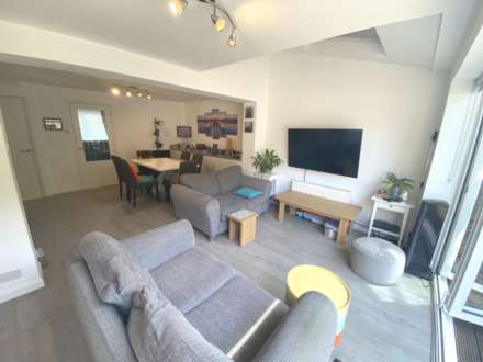 Chandos Road, Borehamwood, Image 4