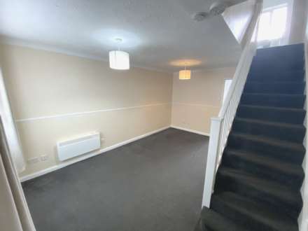 Martins Walk, Borehamwood, Image 4