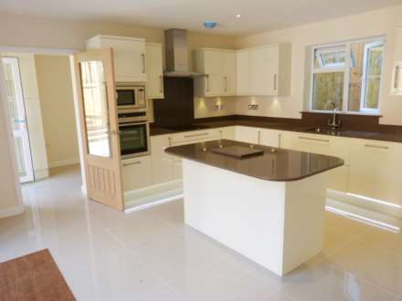 The Avenue, Welwyn, Image 4
