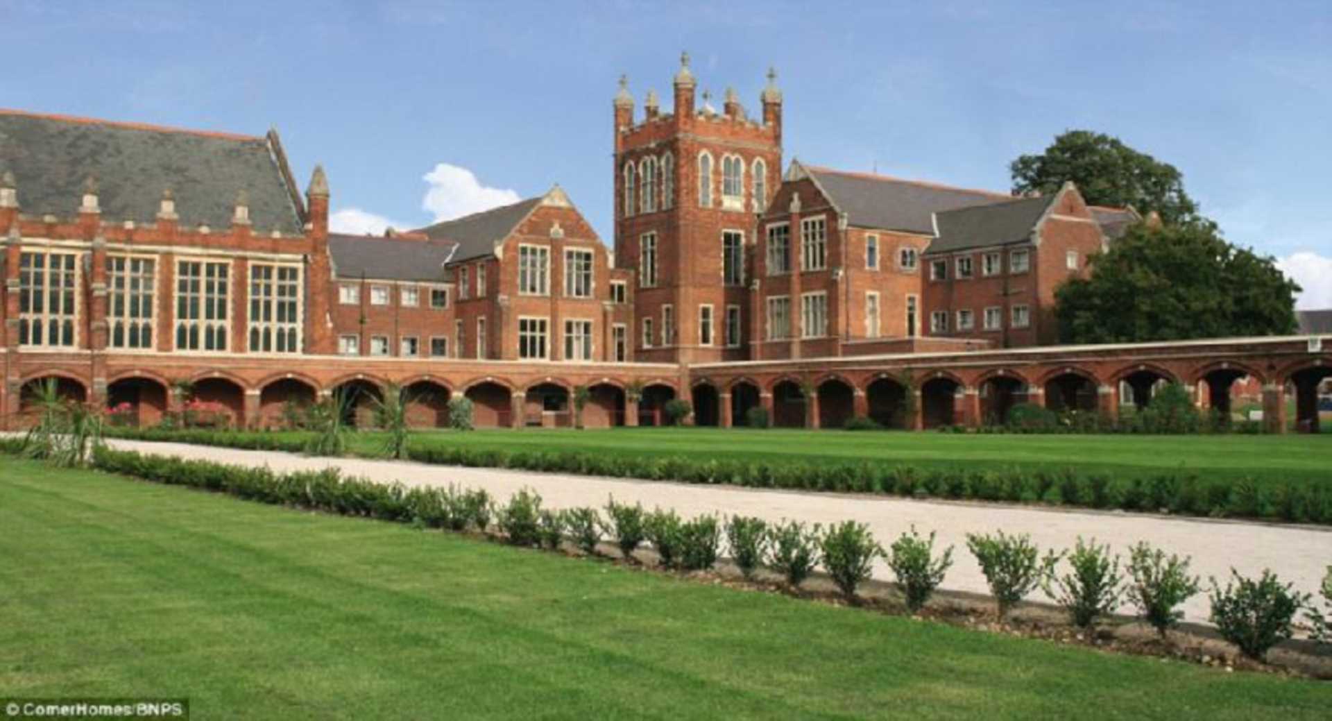 Royal Connaught Park, Bushey, Image 11