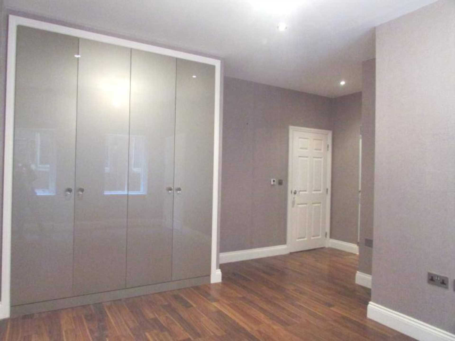 Royal Connaught Park, Bushey, Image 6