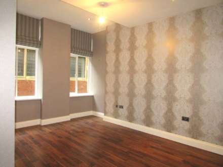 Royal Connaught Park, Bushey, Image 5