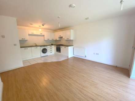 Todd Close, Borehamwood, Image 2