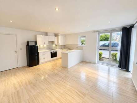 Whitehall Close, Borehamwood, Image 2